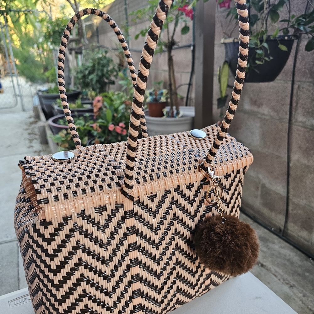 Elegant Chevron Woven Tote - Picture 12 of 16